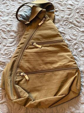 Baggallini crossbody bag hunter green